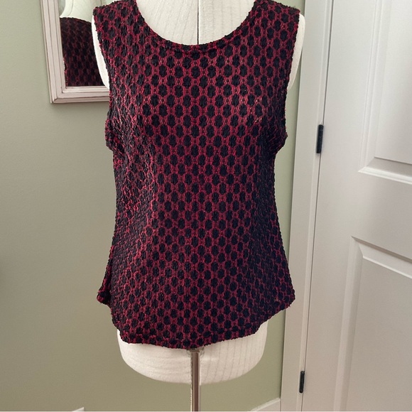 GLORIA VANDERBILT, RED/BLACK SLEEVELESS BLOUSE, SIZE: M - Picture 1 of 10